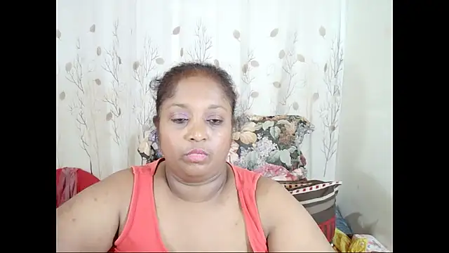 Chat XXX en directo de Indiantasha