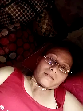 Chat +18 de Cucci07 ao vivo