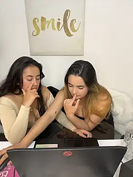 Živý XXX chat Antonella_Julieta