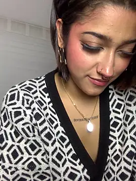 Chat XXX ao vivo de LilithMonette