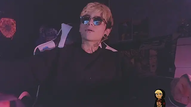 AcidMilo Adlı Modelin Web Kamerası Şovu