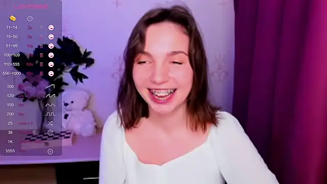 KindHazelHere_ Chat XXX in diretta