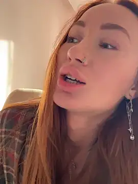 Chat +18 de SerenaWest_ ao vivo