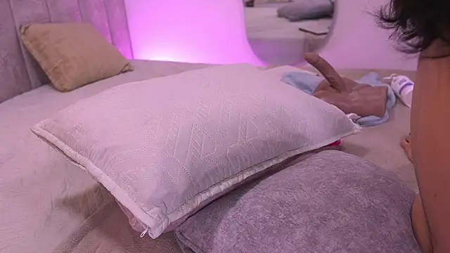 violeta_aroca's Webcam Show