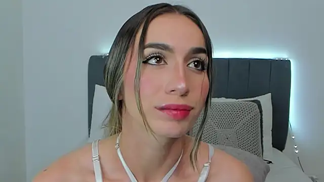 im_sarah34's Live XXX Chat