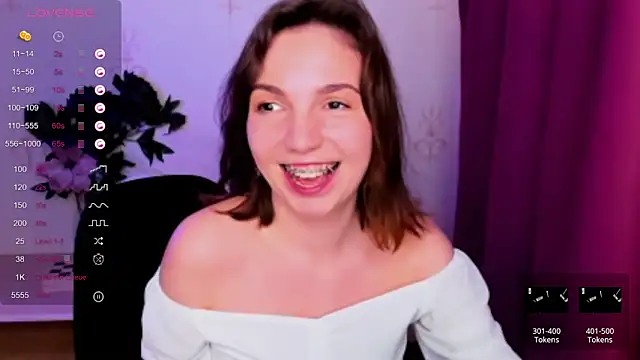 Czat XXX na żywo – KindHazelHere_