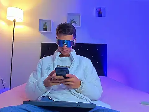 Chat +18 de Noahh_Saky ao vivo