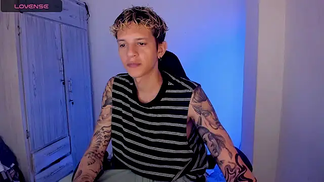 tylernovaのライブXXXチャット