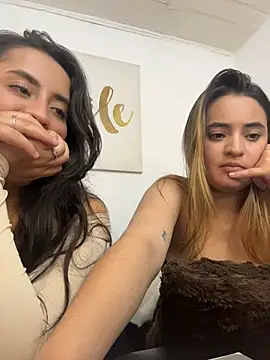 Antonella_Julieta Chat XXX in diretta