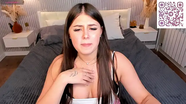 Crystal-Lace Obrolan Langsung XXX