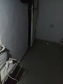 KarameloVzla's Live XXX Chat