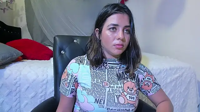 1julianasalazar's Live XXX Chat