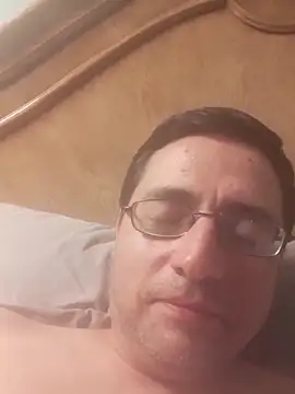 Show modela Gearsuit na web-kameri