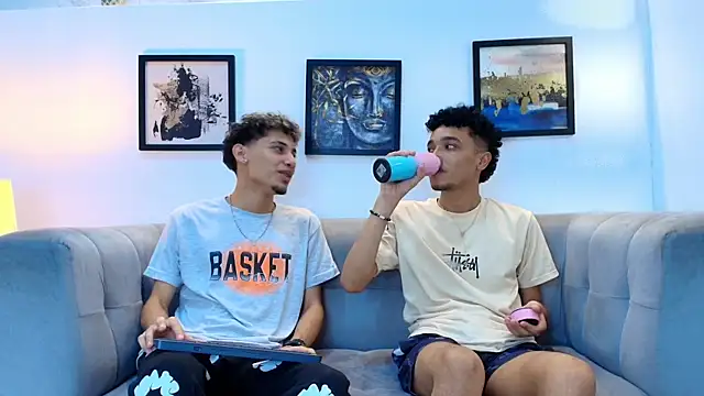 YOUNG_BOYS_HELLのウェブカメラショー