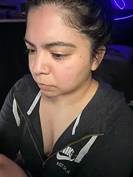 kimmiakiss22's Webcam Show