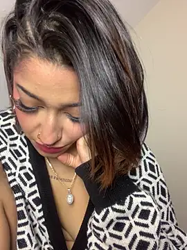 Chat XXX ao vivo de LilithMonette