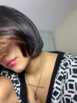 LilithMonette Adlı Modelin Canlı XXX Sohbeti