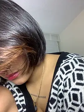 LilithMonette Adlı Modelin Canlı XXX Sohbeti