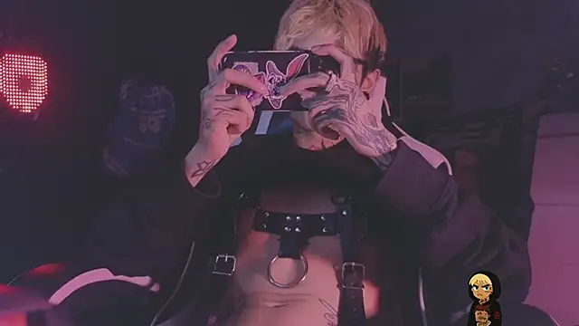 AcidMilo 网络视讯表演