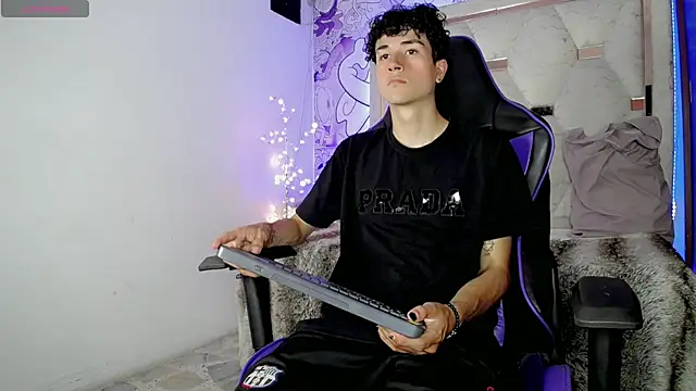 Chatroom XXX en direct de johnny_cagee