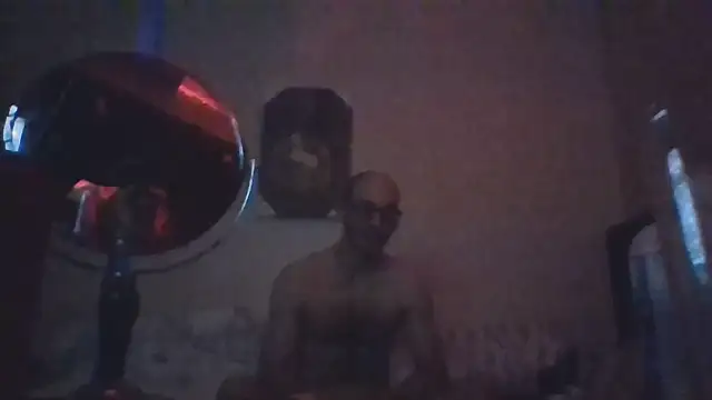 Show modela hailzeffn na web-kameri