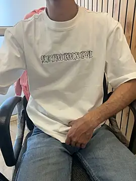 SirControlsYou élő XXX-chatje