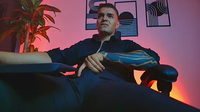 ALPHA_DOMINUS_: вебкам-шоу