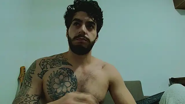 Chatroom XXX en direct de thomas_gun