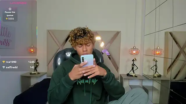 Anyelo_Twink 网络视讯表演