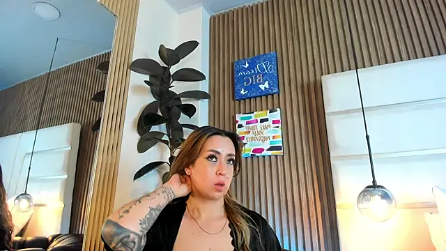 Chat XXX en directo de Xara_Shadow