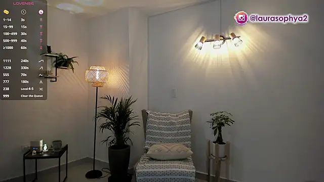Chat +18 de laurasophya ao vivo