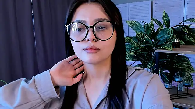 MarianneAuvil's Live XXX Chat