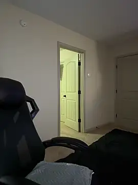 MastaWolfy's Live XXX Chat