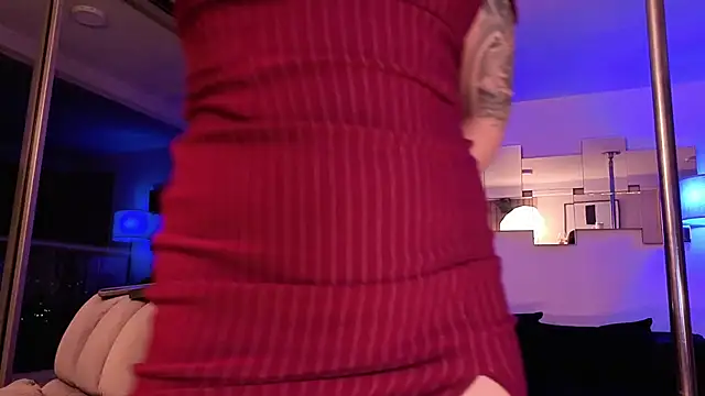 mandi4pole_ Live XXX-Chat