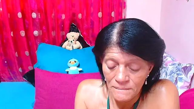 SLUTTYROXY's Live XXX Chat