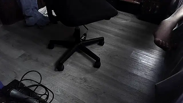 Pokazy przed kamerką – Tommy_Love23