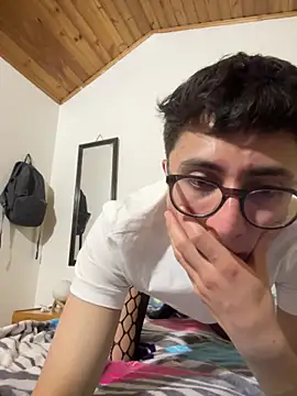CamiRojas_boy Show in webcam