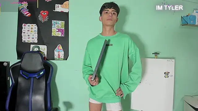Show de TYLERhHOT2005 na webcam