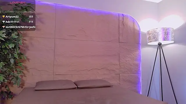 Osiriss_ Chat XXX in diretta