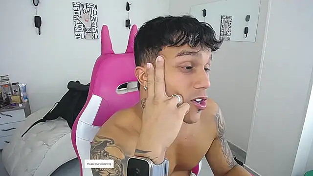 Leonard_Price live XXX chat