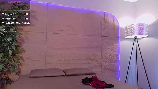 Osiriss_ Chat XXX in diretta