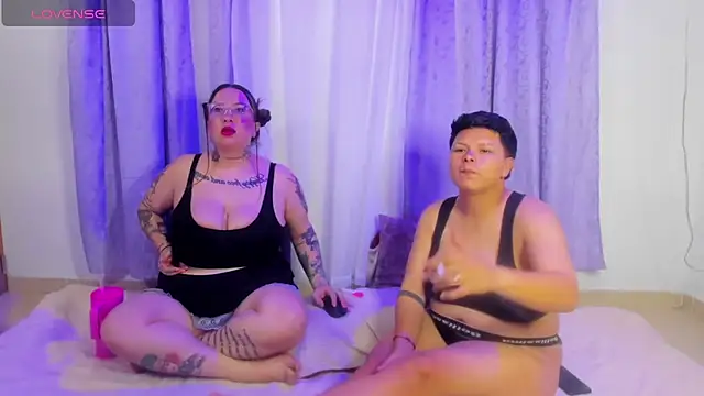 MiaYMolly: απευθείας συνομιλία ΧΧΧ