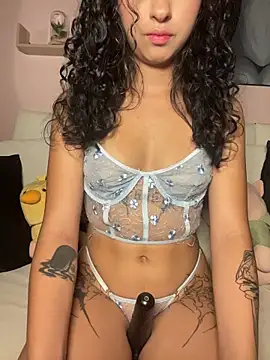 Chat +18 de RosseMelody ao vivo