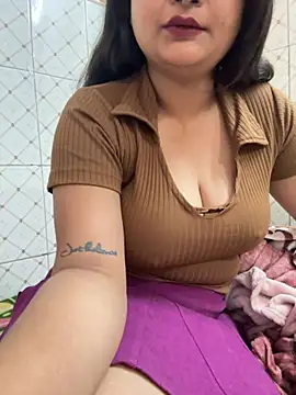 Curvy_Anaya Show in webcam