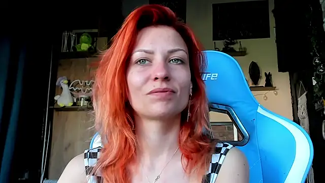 karo123421 élő XXX-chatje