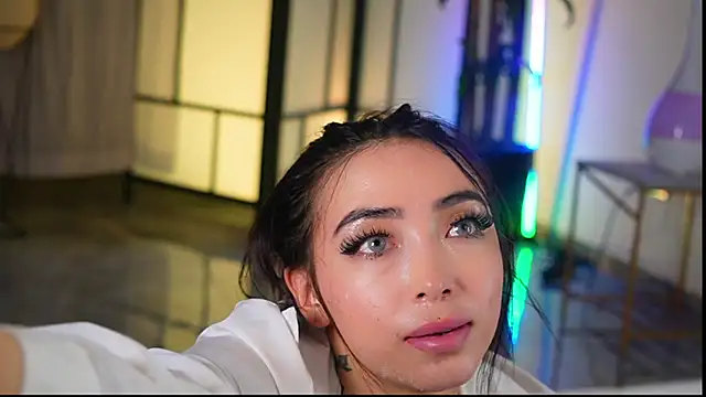 isa_red_hair live XXX chat