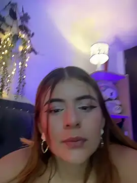 XXX chat uživo modela Megan_nt