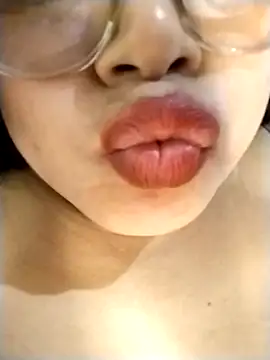 Diamily লাইভ XXX চ্যাট