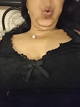 NakedMILFx Chat XXX live