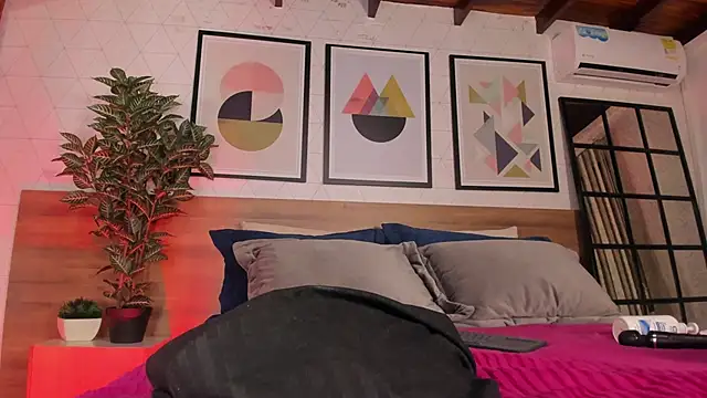 MiaKay1 Chat XXX in diretta